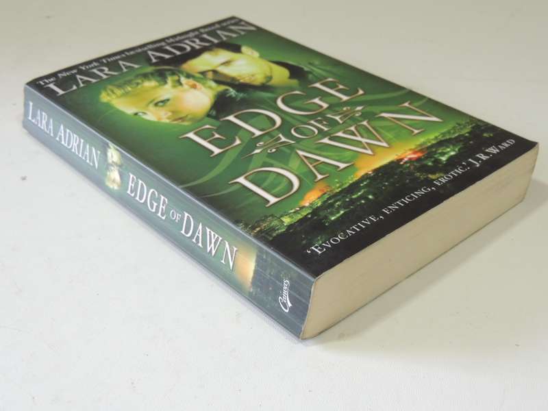 Edge Of Dawn - Lara Adrian