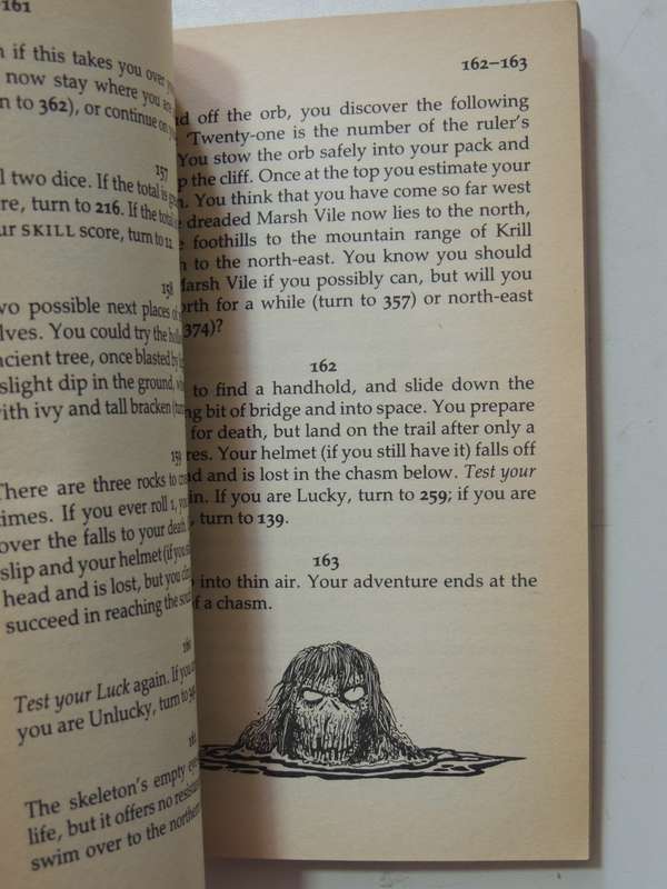 Masks Of Mayhem - Fighting Fantasy Vol 23- Steve Jackson & Ian Livingstone