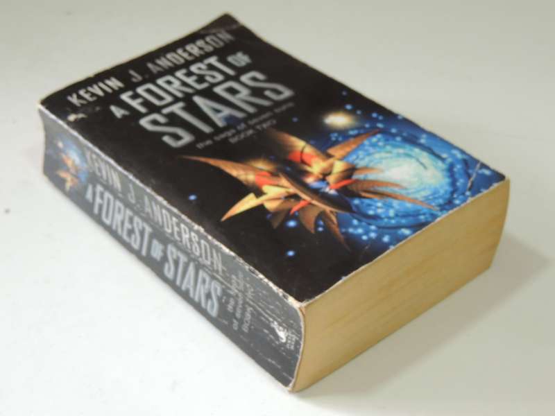 A Forest Of Stars - The Saga Of Seven Suns Book 2 - Kevin J. Anderson