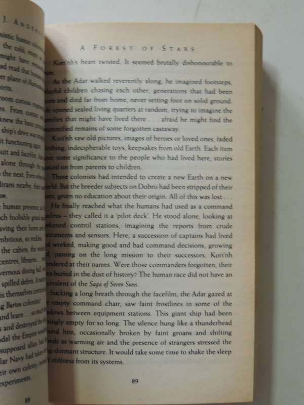 A Forest Of Stars - The Saga Of Seven Suns Book 2 - Kevin J. Anderson