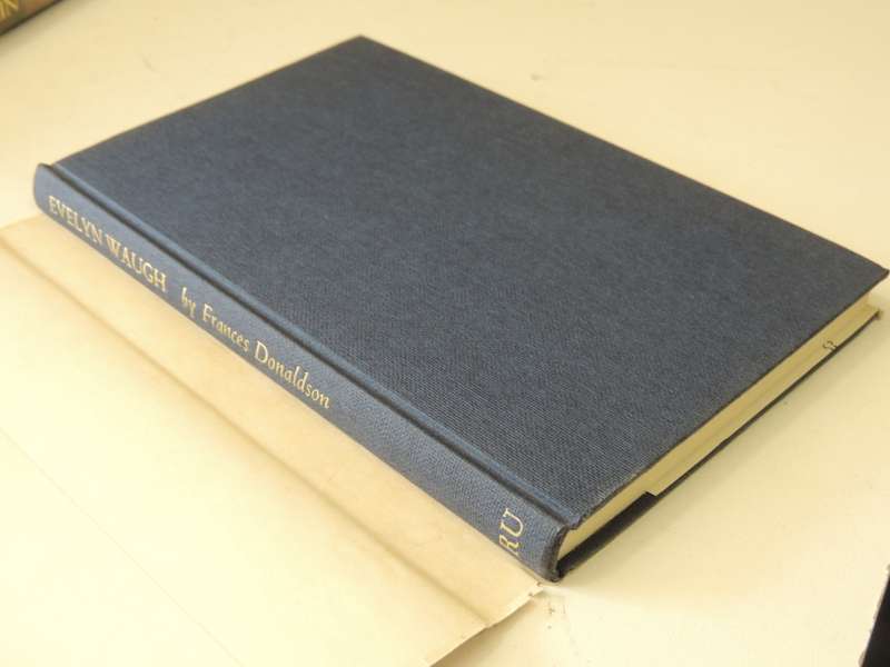 Evelyn Waugh, Portrait of a Country Neighbour by Frances Donaldson