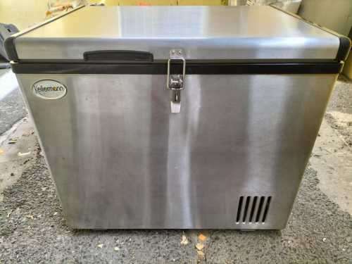 Snowmaster Kellerman 40L Camp fridge with bag