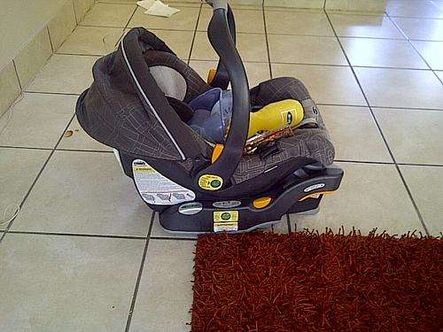Chicco Nany carrier and car seat