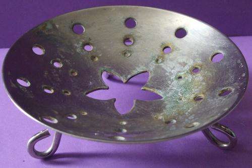 Metal Flower-design candle holder on 3 legs
