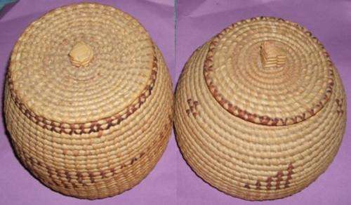 hand woven african style stylish baskets pattern brown light mandjie pot kitchen lounge home decor storage collect collector collection antique amazing nice beautiful auction closing soon tuesday wednesday friday weekend wacky crazy cheap bargain low price gift present 