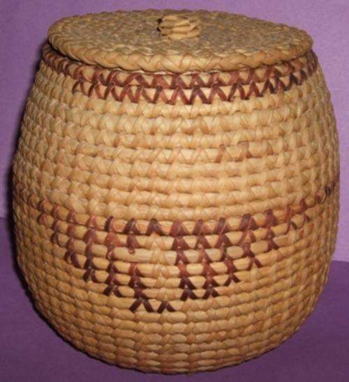 hand woven african style stylish baskets pattern brown light mandjie pot kitchen lounge home decor storage collect collector collection antique amazing nice beautiful auction closing soon tuesday wednesday friday weekend wacky crazy cheap bargain low price gift present 