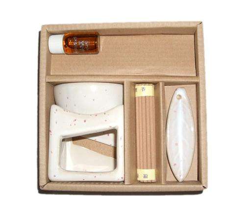 Aromatic Sandalwood Gift Pack - Ceramic Oil Burner and Incense Burner