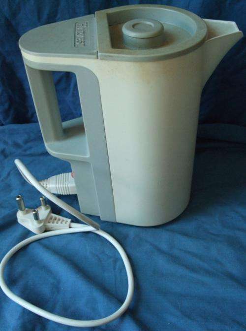 Antique old White Grey Kettle Automatic Control original Box 220V 240V A/C AC grip handle Water Level gauge Spout Filling Easy touch on off controls switch boiled Detachable connector lead lid anti splash baffle Economical 0.25 litre mini boil capacity 1.5 litres max medium kitchen appliance small electric electrical cordless coffee tea warm working condition second hand bargain cheap low price sale closing soon student bachelor crazy wednesday wacky tuesday snap friday special weekend auction bid buy now gift present new years christmas birthday fathersday mothersday plug power AIM Kettlejug 