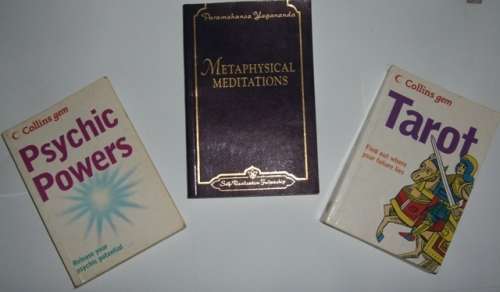 Collins Gem Pocket Books Meditation Psychic Powers Tarot Metaphysical Meditations Information Softcover Enhance Life release potential Find future lies Clear Instructions Practical exercises Tips Focus Mind Energy Concentration Popular theories cosmos Interpretations Tarot card Illustrations Photos Easy Understanding Good Condition Health beauty hollictic spiritual closing soon bid buy now collect collection collectors edition bulk sale bargain low price cheap Gift present birthday christmas anniversary new years holiday crazy tuesday wacky wednesday snap friday special weekend auction