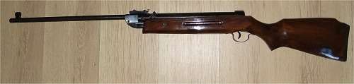 B2 4.5mm (.177) 450fps/550fps Air Rifle with Wood Stock and Rubber Shoulder Rest