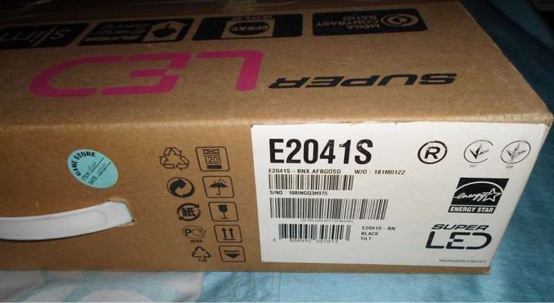 20" LG Flatron E2041 (E2041S-bn) LED Display Monitor (Screen) with D-Sub (VGA) Cable