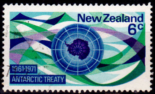 NEW ZEALAND 1971, 9 June.10th Anniv of Antrartic Treaty, single, UH, CV +/-R 15.00 view scans