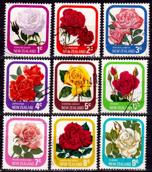 NEW ZEALAND 1975 - 1979, Garden Roses, set, UH, CV +/-R 55.00 view scans