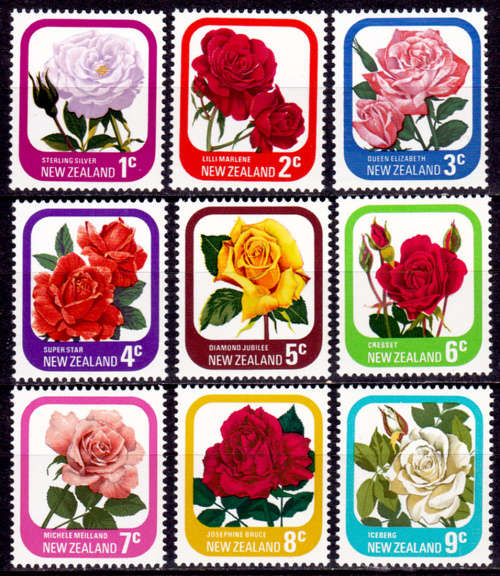 NEW ZEALAND 1975 - 1979, Garden Roses, set, MNH, CV +/-R 65.00 view scans