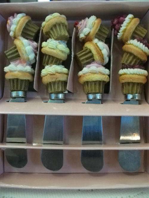 Cute Little Butter Knifes ~ NEVER USED