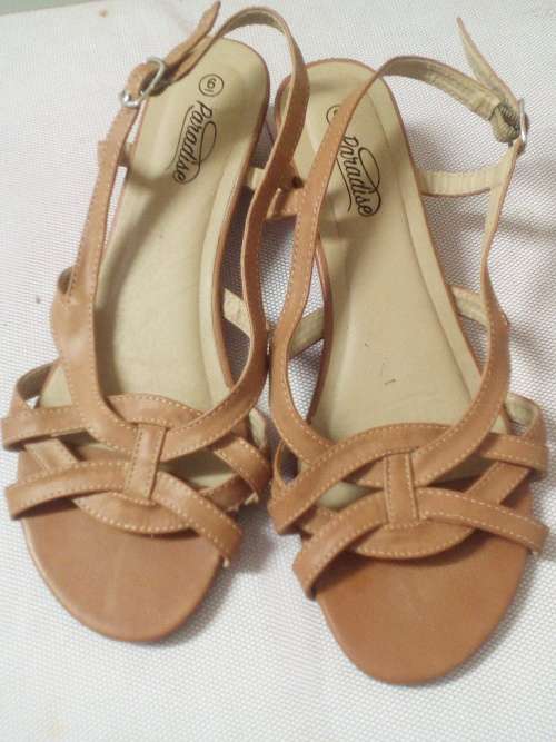Size 6 Light Brown Paradise Sandals
