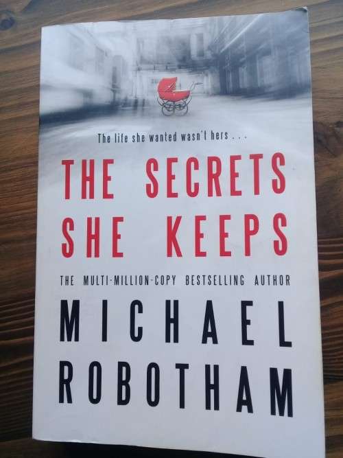 The Secrets She Keeps - Micheal Robotham