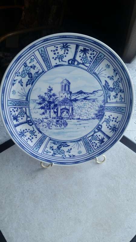 THE HERITAGE COLLECTION' 1679 - 1979 THE CASTLE OF GOOD HOPE TERCENTENARY PLATE