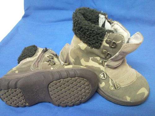 Boys Camo Boots Size 8