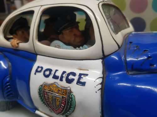 Comic Art of Guillermo Forchino - The Police car (retired item)