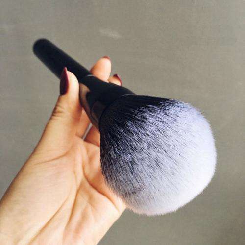 Large Soft Powder Big Blush Flame Brush Foundation Makeup Brush Cosmetic Tool