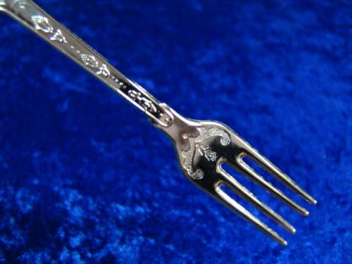Vintage 61 - Piece 24ct Gold plated Cutlery Set  in original box- Italy. FREE SHIPPING