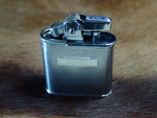 Vintage Ronson Whirlwind chrome metal Lighter - England