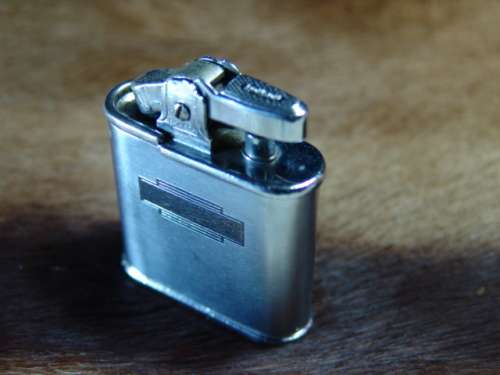 Vintage Ronson Whirlwind chrome metal Lighter - England
