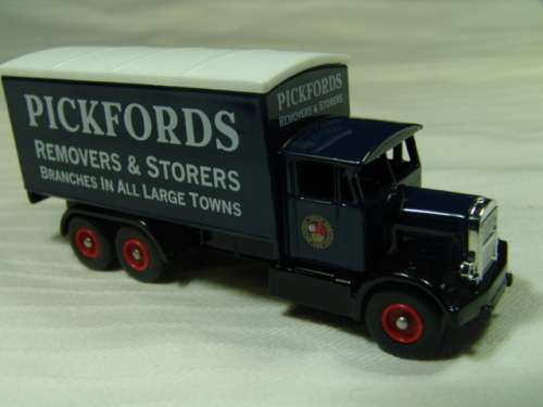 Vintage Collectable Die Cast  "Days Gone" Branded classic  - 1937 Scammell, Picfords Truck