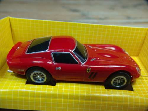 A complete set of 7 Collectable Chell V-Power and Ferrari scale model toy Cars