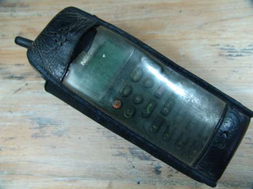 Vintage Nokia 1011 NHE 2XN Cell Phone with pouch - known as a "Brick"
