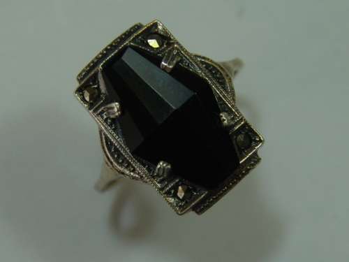 Vintage 935 Silver Art deco Ring with large black Onyx stone
