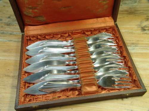 WMF, Nirosta fish Knives and Forks boxed set. Silverplate, 1930's, Germany, 12 piece, serves 6