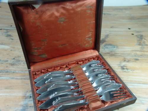 WMF, Nirosta fish Knives and Forks boxed set. Silverplate, 1930's, Germany, 12 piece, serves 6