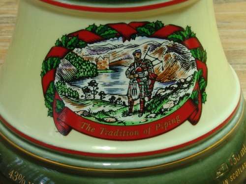 Wade porcelain, Bells Chistmas 1996 Decanter