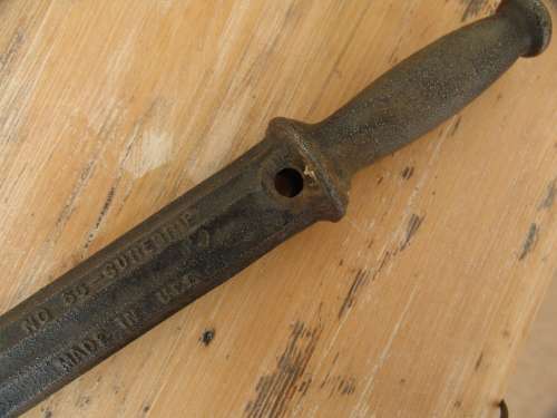 Large vintage metal Crescent No.56 Suregrip Nail Puller from USA - working