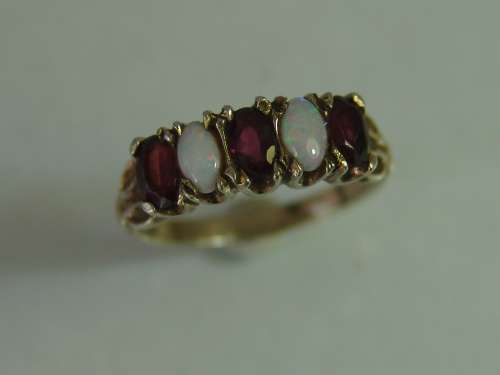 Antique solid silver gilt Ring with Garnets and Opals - 2.4grams *1st-Buy safe*