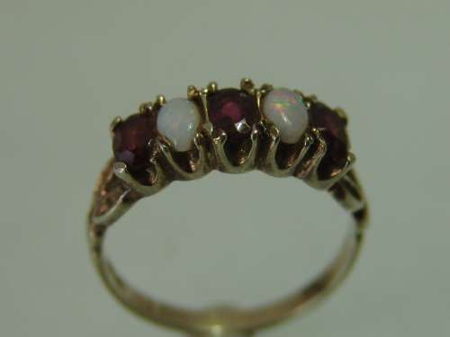 Antique solid silver gilt Ring with Garnets and Opals - 2.4grams *1st-Buy safe*