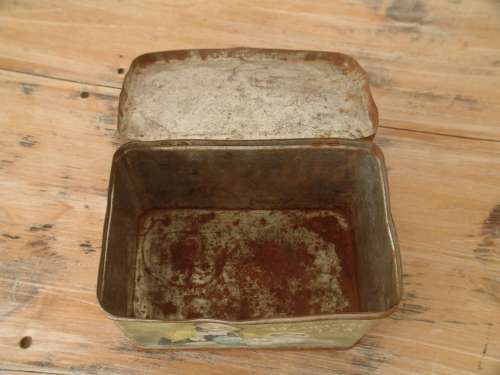 Antique Mazawattee tea Tin, old and rustic - 22cm x 14cm x 14cm