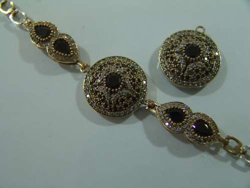 Exquisite Silver and gilded silver Bracelet with matching Pendant set, prestine condition, 27.2grams