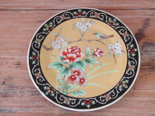 Large Imperial Imari display Plate, 26cm, excellent condition