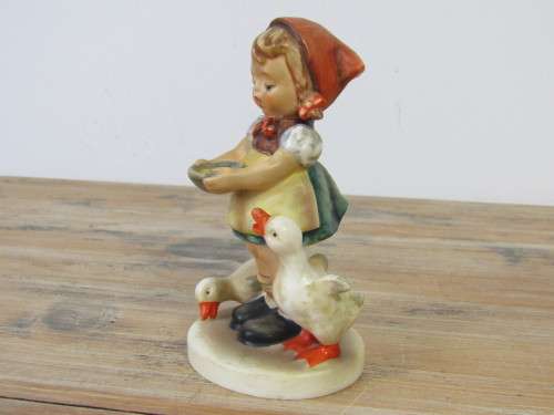 Vintage Goebel Hummel Figurine, West Geramny, Be patient, No.197, 1991 to 2000, 11cm, prestine