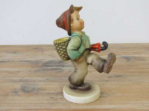 Vintage Goebel Hummel Figurine, West Geramny, Globe Trotter, No.79, 1960 to 1972, 12.5cm, prestine