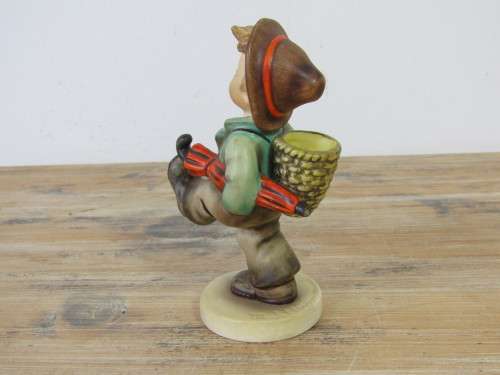 Vintage Goebel Hummel Figurine, West Geramny, Globe Trotter, No.79, 1960 to 1972, 12.5cm, prestine