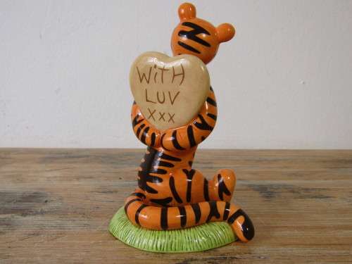 Royal Doulton Winnie the Pooh, "Tiggers love heart" Figurine, 2004, Mint condition,10cm high