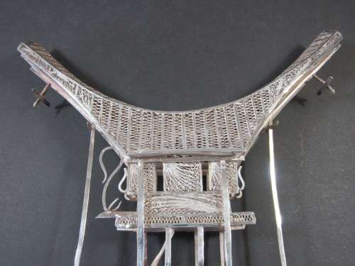 Vintage solid silver Djajapura filigree ornament of a Indonesian long House, 15cm x 15cm, 108g,