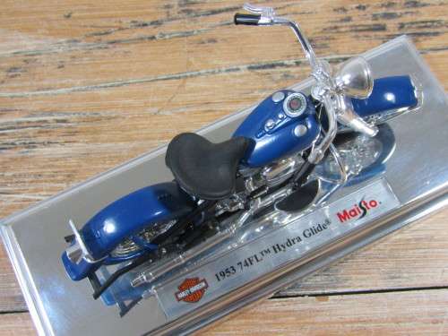 Collectable  Maisto Harley-Davidson Cycles, 1953 Hydra Glide, metal die cast model, 1:18, mint