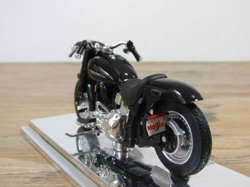 Collectable  Maisto Harley-Davidson Cycles, Street Stalker, metal die cast model, 1:18, mint