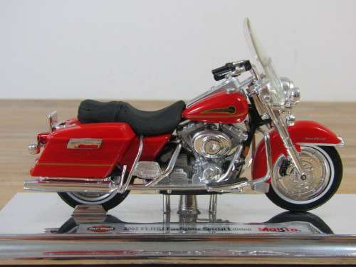 Collectable  Maisto Harley-Davidson Cycles, 2002 Firefighter, metal die cast model, 1:18, mint
