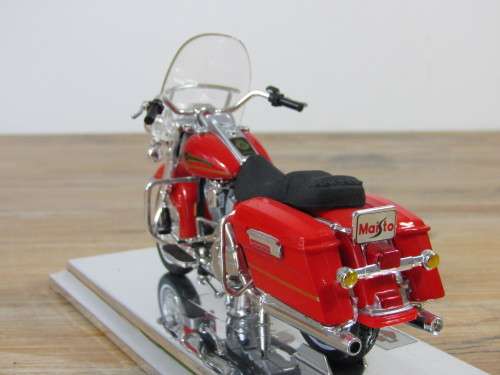 Collectable  Maisto Harley-Davidson Cycles, 2002 Firefighter, metal die cast model, 1:18, mint